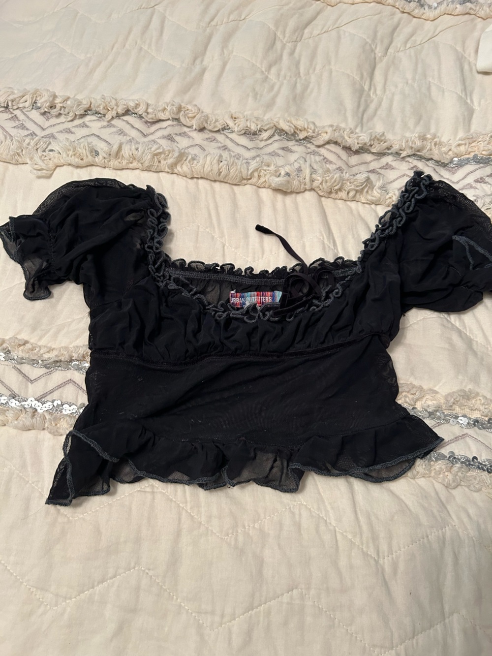 Urban Black Puff-Sleeve Cropped Top - Unbranded